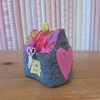 EQP + De Quilt Ster | Speldenkussen Quilt Huisje