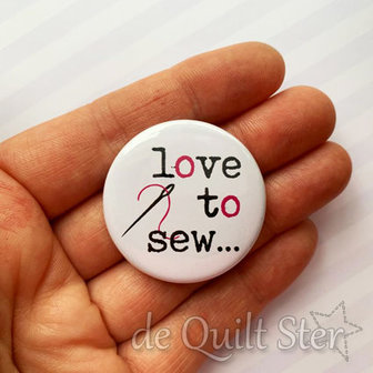 Button Love to Sew met naald