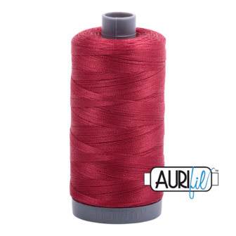 Aurifil Mako28 #1103 Burgundy - 750m Quiltgaren