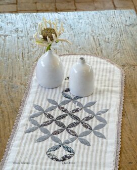 Di Greig - Simply Neutral... a narrative of quilts 