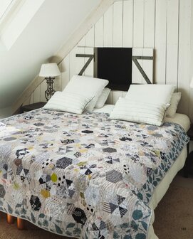 Di Greig - Simply Neutral... a narrative of quilts 
