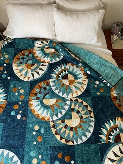 Material Girl Friends | Summer on the Delta (patroon)