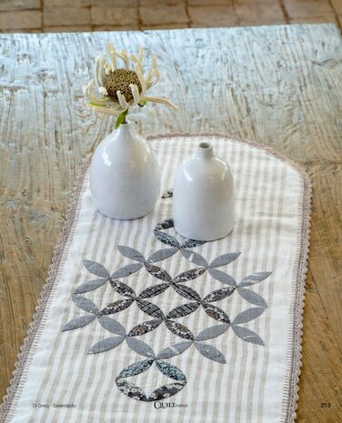 Di Greig - Simply Neutral... a narrative of quilts 
