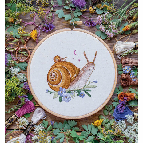 Emillie Ferris | Paint with Thread, in the garden