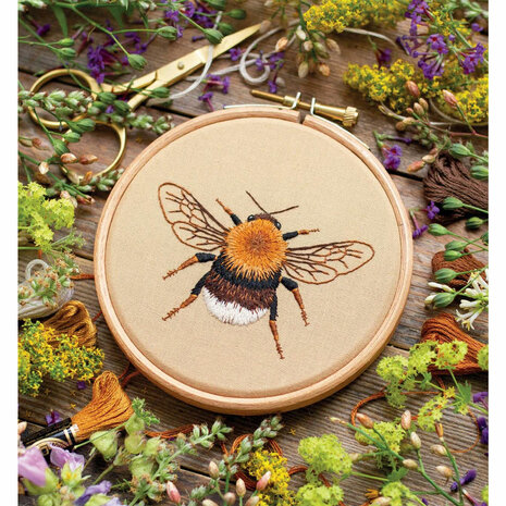 Emillie Ferris | Paint with Thread, in the garden