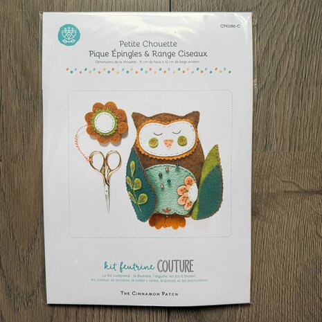 The Cinnamon Patch | DIY Pakket ' Little Owl Speldenkussen & Scharen-hangertje' [CPK086]