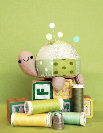 Two Brown Birds Patroon | Tiny Tim Pincushion [TB708] 