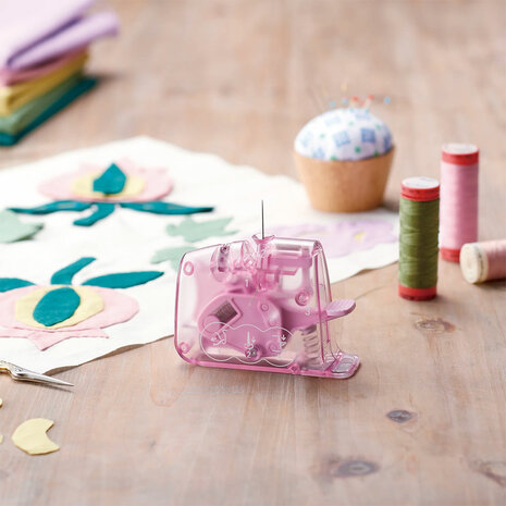 Clover 'Quick' Desk Needle Threader Pink [4074]